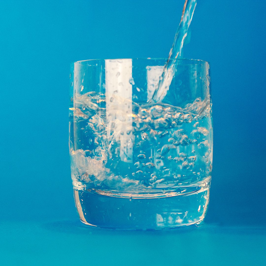 Eau et hydratation : santé des cheveux et du corps